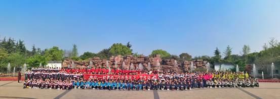 说明: C:\Users\Administrator\Desktop\七年级读书走天下\0f91bcc99f9438c687cc3cfbf66491a.jpg