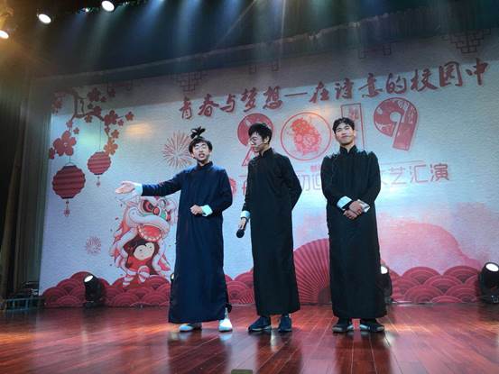说明: D:\desktop\九年级元旦\39b22780397ebde679290085b70706a.jpg
